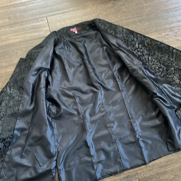 Beautiful Chinese black jacket size Xl - Picture 3 of 5